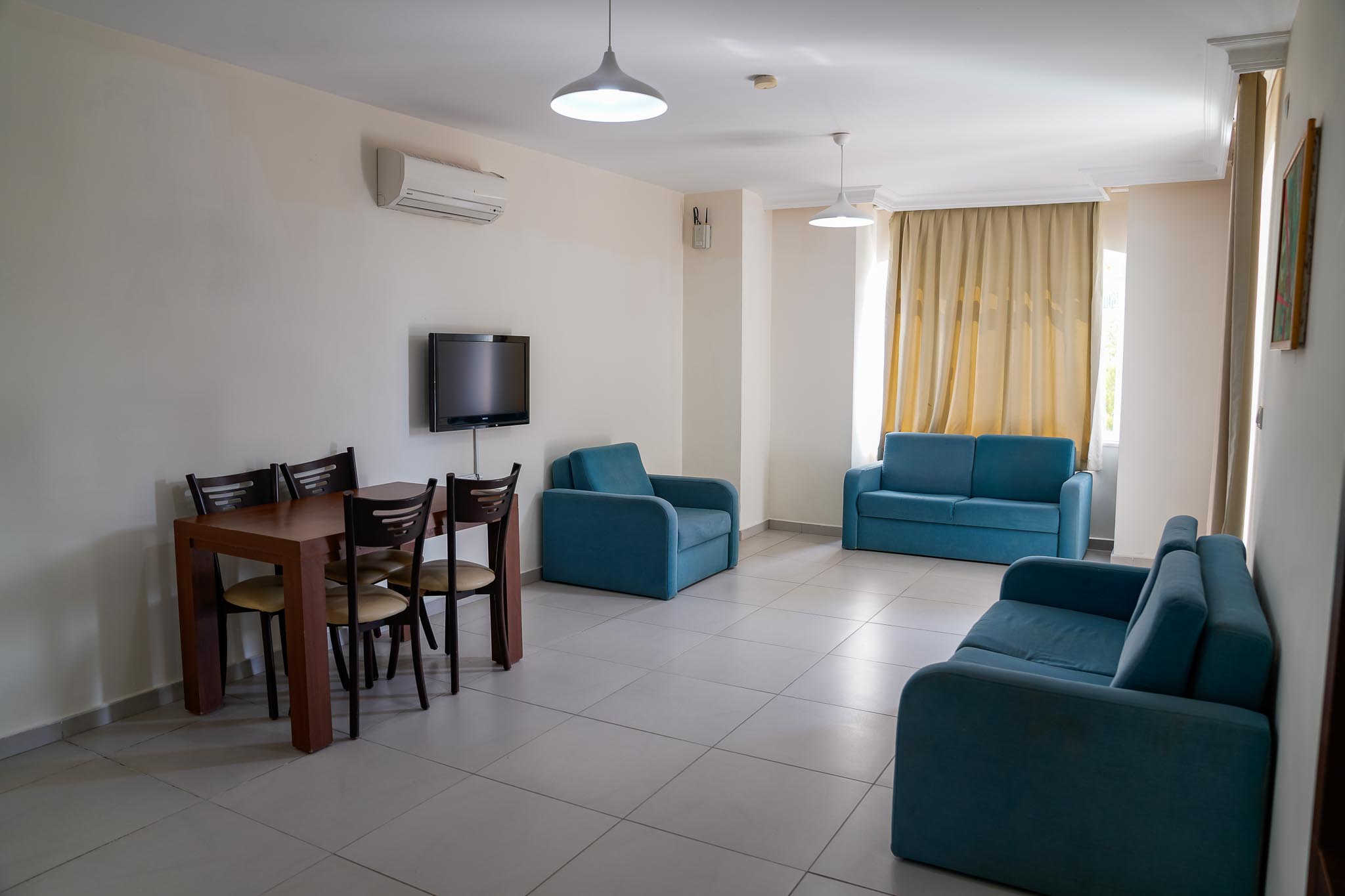 Balkonlu oda manzarası