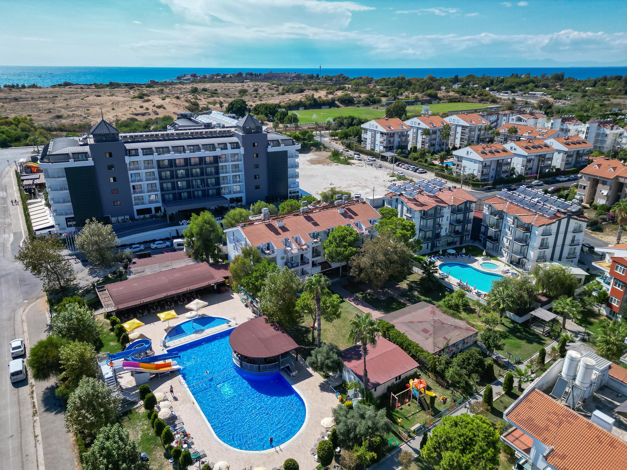 Bahçe ve yürüyüş yolu